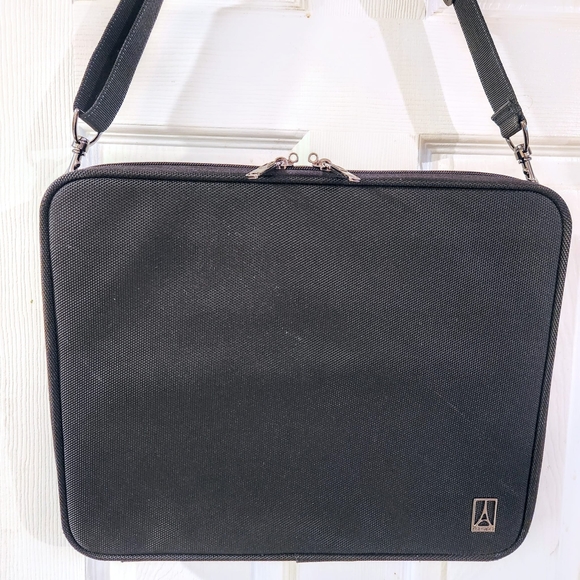 Travelpro Canvas Crossbody Laptop Case Black - Picture 4 of 12
